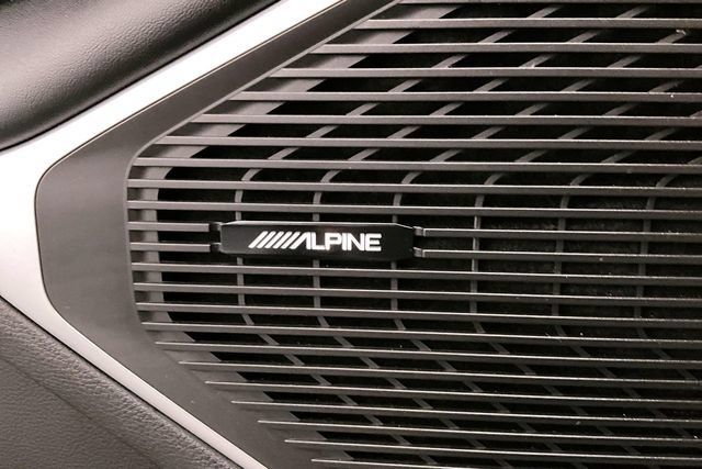 Used 2023 Jeep Wagoneer Series III w/ Preferred Equipment Group AWD/4WD image 41