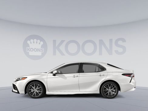 Used 2022 Toyota Camry SE FWD image 4
