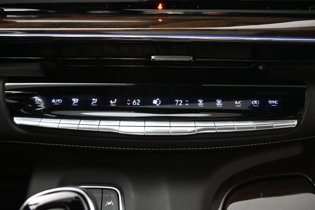 Used 2024 Cadillac Escalade Sport Platinum w/ LPO, ONYX Package AWD/4WD image 34