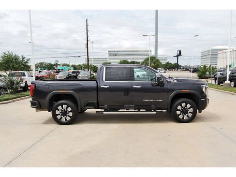 Used 2025 GMC Sierra 2500 Denali w/ Denali Reserve Package AWD/4WD image 7