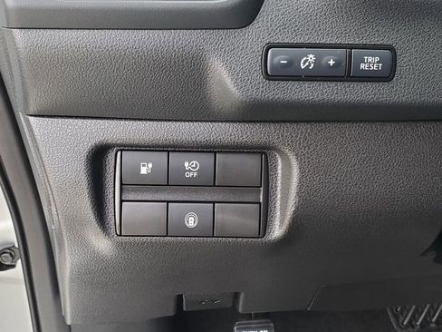 Certified 2025 Nissan Leaf S FWD image 17