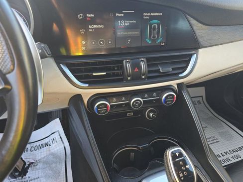 Used 2021 Alfa Romeo Giulia Sprint w/ Performance Package image 10