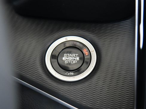 Used 2024 Jeep Grand Cherokee L Laredo image 32