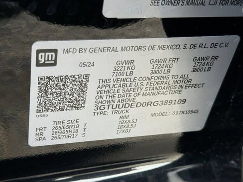 Used 2024 GMC Sierra 1500 SLT AWD/4WD image 29