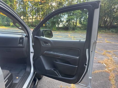 Used 2016 GMC Canyon SLE w/ SLE Convenience Package image 25