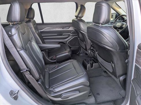 Used 2022 Jeep Grand Cherokee L Limited image 21