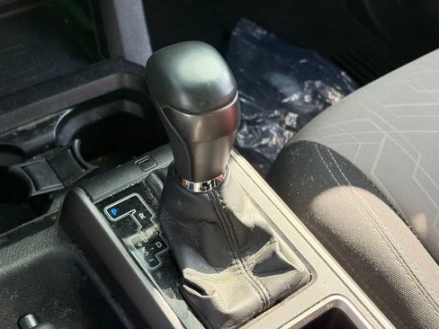 Used 2021 Toyota Tacoma TRD Off-Road w/ Technology Package AWD/4WD image 6
