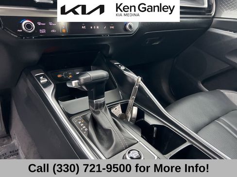 Certified 2025 Kia Sorento S w/ Panoramic Sunroof Package image 35