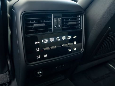 New 2025 Porsche Cayenne Turbo AWD/4WD image 16