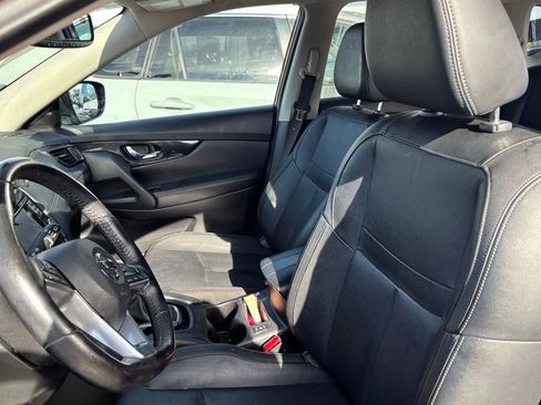 Used 2017 Nissan Rogue SL w/ SL Premium Package image 5