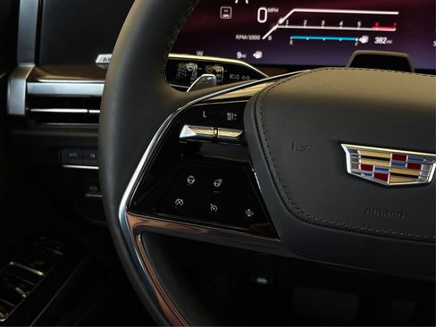 New 2026 Cadillac Escalade ESV Platinum Sport w/ LPO, ONYX Package image 29