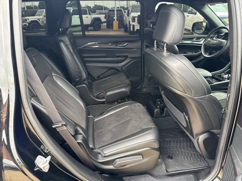 Used 2023 Jeep Grand Cherokee L Laredo AWD/4WD image 25