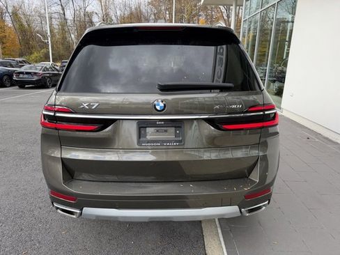Used 2025 BMW X7 xDrive40i w/ Climate Comfort Package image 8