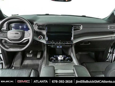Used 2024 Jeep Wagoneer L Series II w/ Convenience Group I AWD/4WD image 19