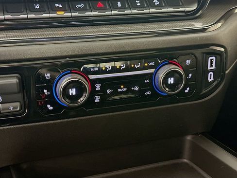 Certified 2024 Chevrolet Silverado 2500 ZR2 w/ Technology Package image 17