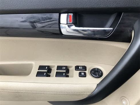Used 2011 Kia Sorento LX image 22