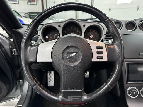 Used 2004 Nissan 350Z Touring RWD image 25