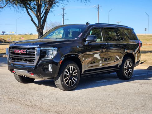 Used 2021 GMC Yukon AT4 w/ AT4 Premium Package image 3