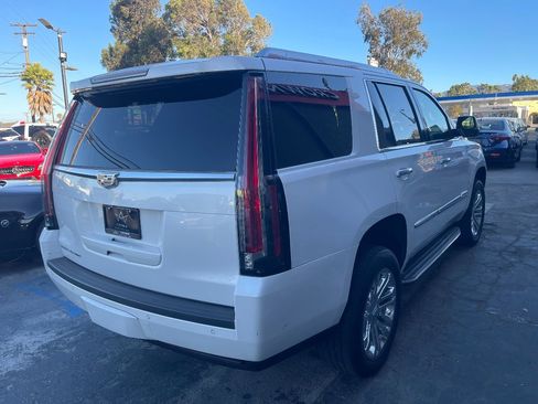 Used 2017 Cadillac Escalade 2WD image 4