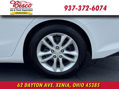 Used 2016 Chevrolet Malibu LT w/ Leather Package FWD image 7