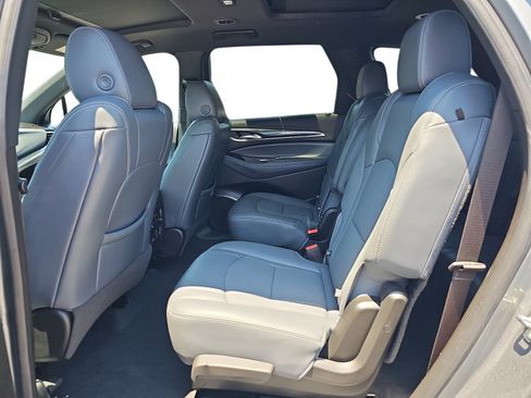 Used 2023 Buick Enclave Essence w/ Experience Buick Package FWD image 11