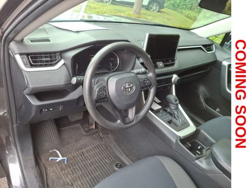 Used 2023 Toyota RAV4 LE AWD/4WD image 11