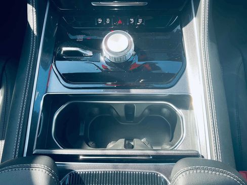 Used 2024 Jeep Wagoneer 4WD image 45