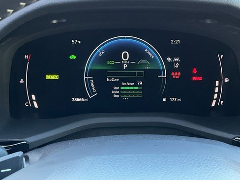 Used 2025 Toyota Camry SE image 20