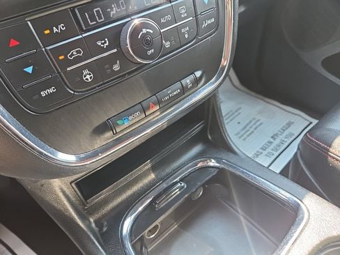 Used 2018 Dodge Grand Caravan GT FWD image 34