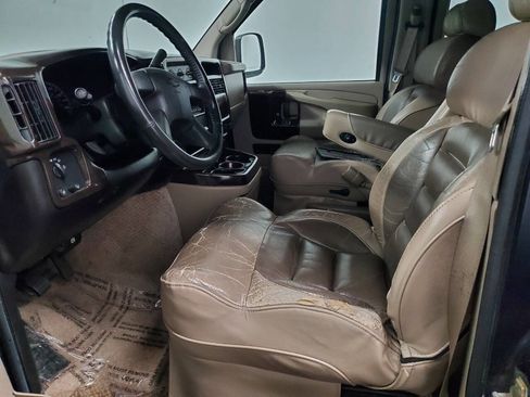 Used 2006 Chevrolet Express 1500 w/ Preferred Equipment Group image 9
