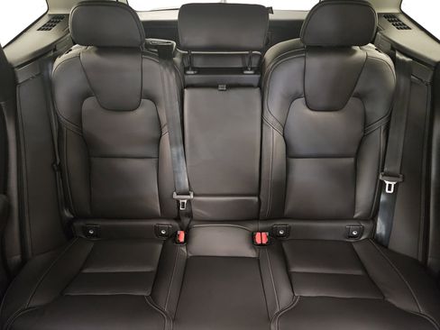 New 2026 Volvo XC60 B5 Ultra w/ Protection Package Premier image 43