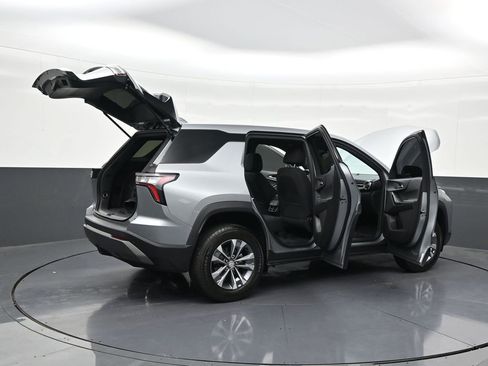 Used 2025 Chevrolet Equinox LT image 35