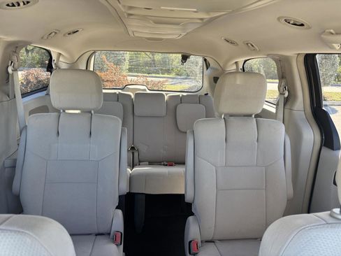 Used 2011 Chrysler Town & Country Touring w/ Security Group image 18