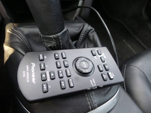 Used 2005 Porsche Boxster S image 98