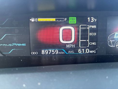 Used 2017 Toyota Prius Prime Premium image 23