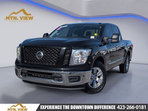 Used 2019 Nissan Titan SV w/ SV Convenience Package image 1