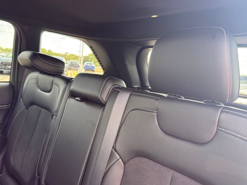 Used 2024 Jeep Grand Cherokee Altitude AWD/4WD image 27