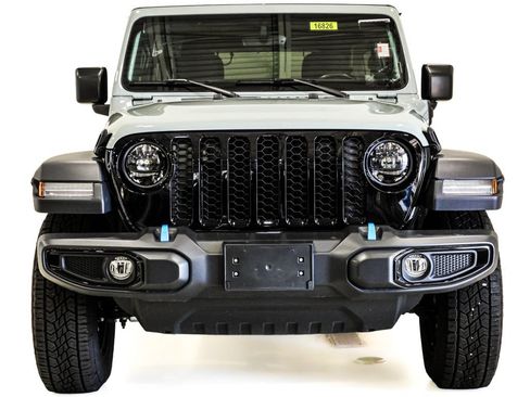 Used 2023 Jeep Wrangler Unlimited w/ Cold Weather Group AWD/4WD image 2