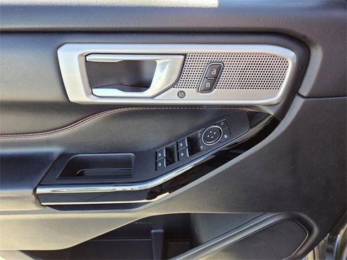 Used 2022 Ford Explorer ST-Line image 17