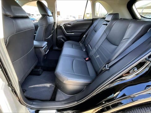 Used 2025 Toyota RAV4 XLE Premium image 20