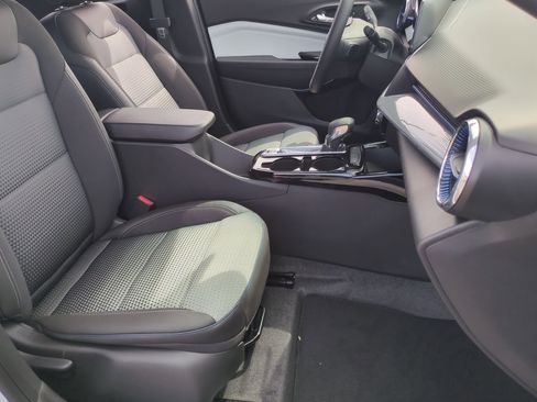 New 2026 Chevrolet Trax LT w/ Driver Confidence Package FWD image 26
