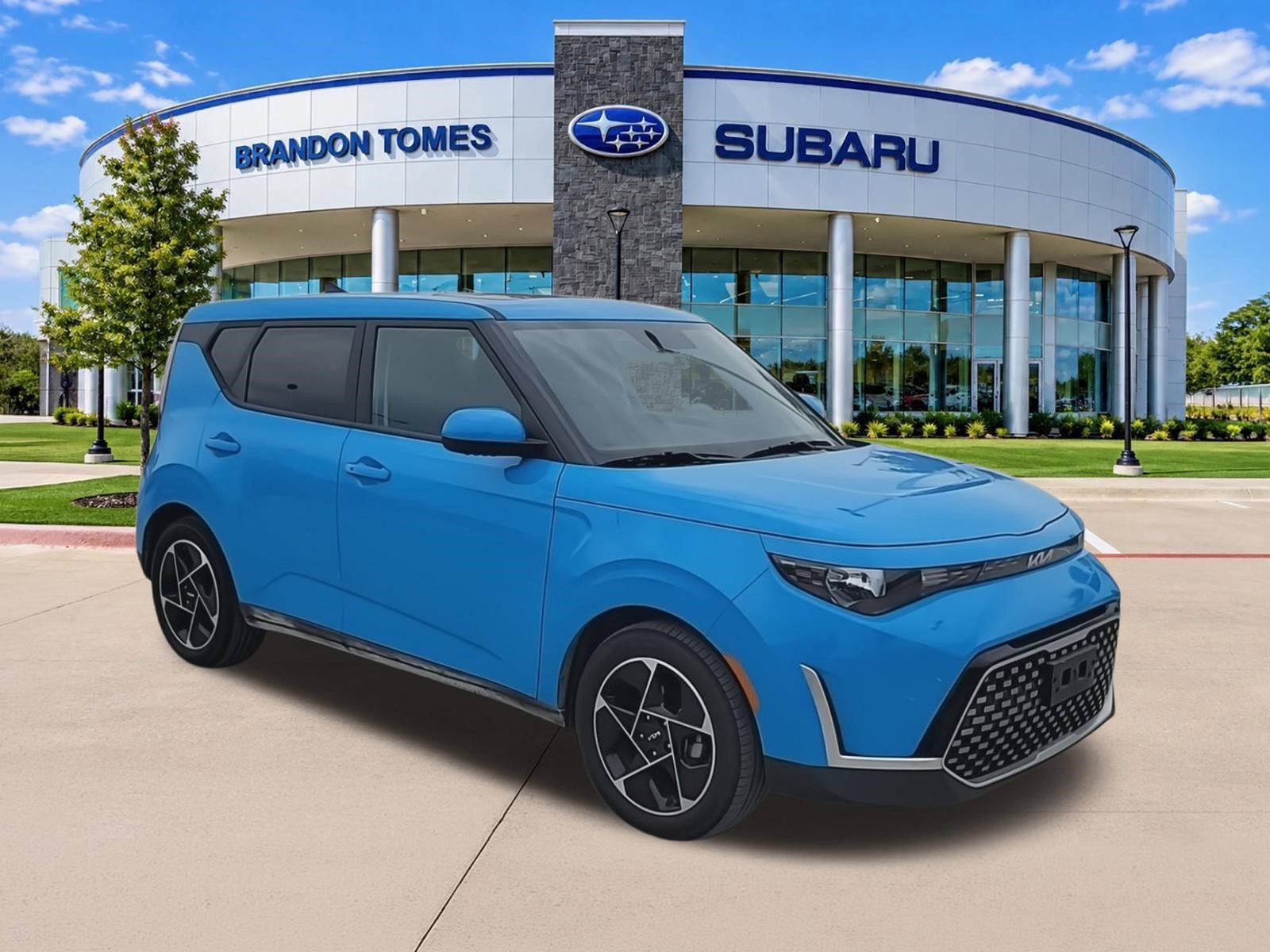 Used 2023 Kia Soul EX FWD image 2