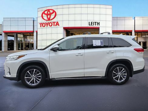 Used 2018 Toyota Highlander XLE image 8