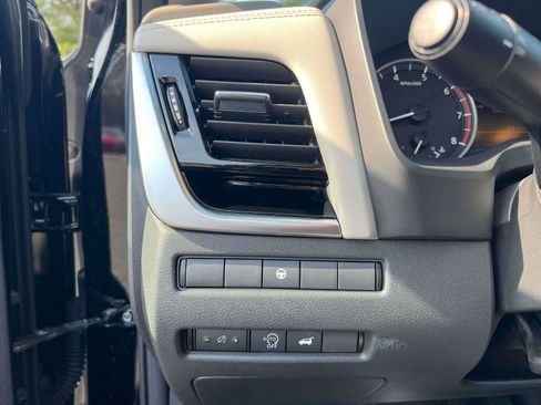 Used 2023 Nissan Rogue SL w/ SL Premium Package image 21