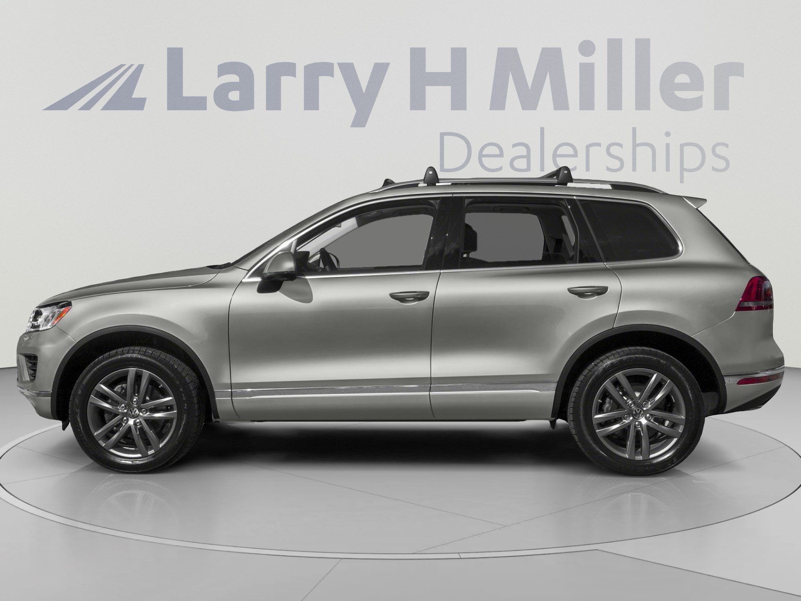 Used 2015 Volkswagen Touareg Executive AWD/4WD image 3