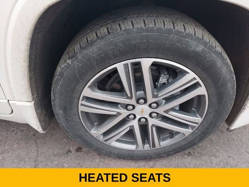 Used 2023 Chevrolet Traverse High Country image 17