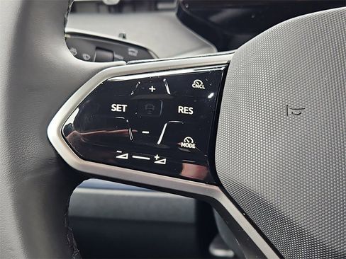 New 2025 Volkswagen ID. Buzz Pro S image 16