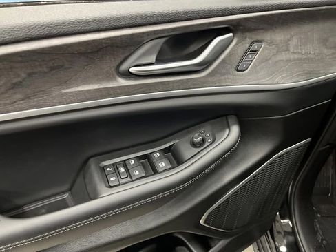 New 2025 Jeep Grand Cherokee L Limited w/ Black Appearance Package image 29