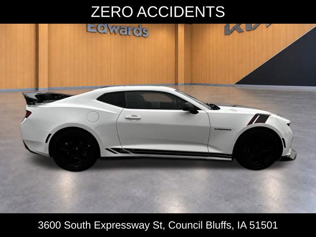 Used 2017 Chevrolet Camaro LT RWD image 5