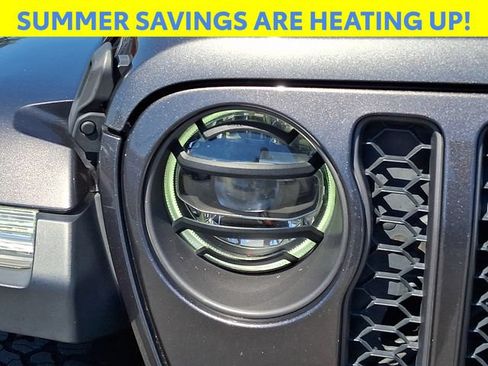 Used 2020 Jeep Gladiator Mojave AWD/4WD image 12